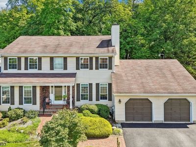 12 Clearwater Dr