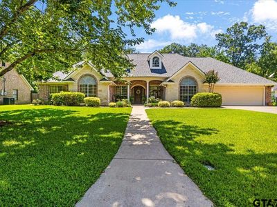 909 University Dr