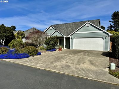 18 Mariners Ln