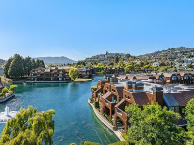 52 Lagoon Vista Road