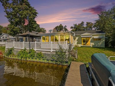 225 N Lakeside Dr