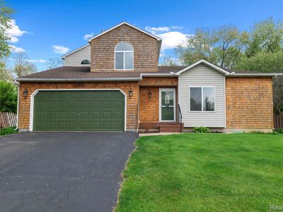 3195 Sandpoint Dr