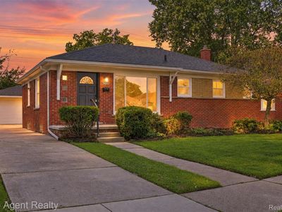 24243 Petersburg Ave