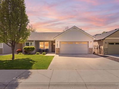 2667 E Apricot Dr