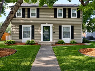 1857 Ford Pkwy