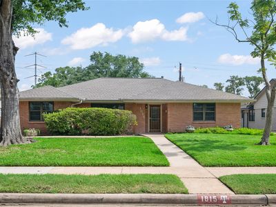 1815 Droxford Dr
