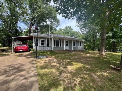 3 Dakota Dr