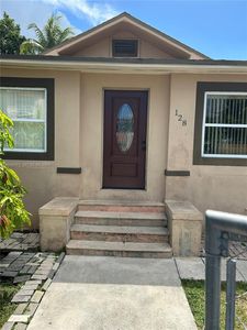 128 SW 11th Ave