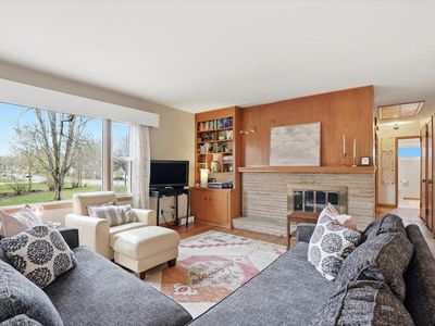 102 West Lakeview Avenue