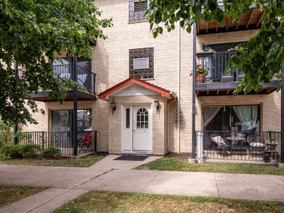 7500 W Addison St APT 1