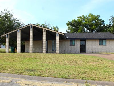 Property at 425 Edwards Dr, Dublin, TX