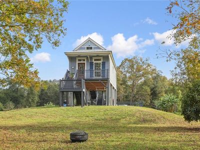 3019 English Turn Rd