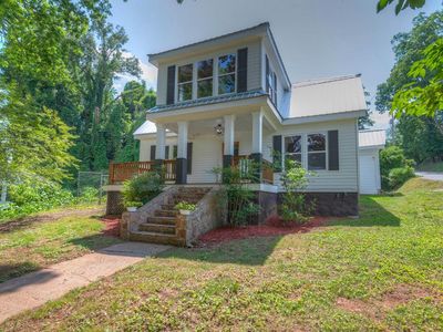 849 Valley River Ave
