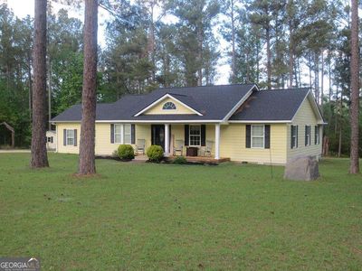 Property at 445 Southside Dr, Lyons, GA
