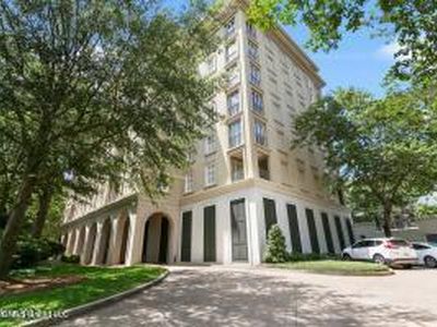 1200 Meadowbrook Rd APT 13
