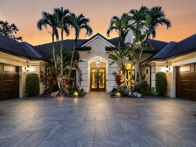 18989 SE Windward Island Ln