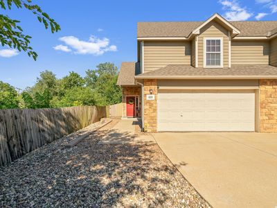 628 N Wrigley Ln