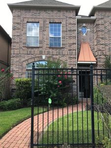 13723 Brookbluff Ln