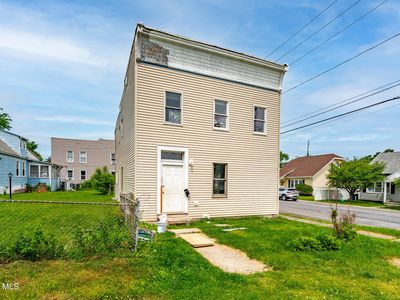 69 Adams Avenue