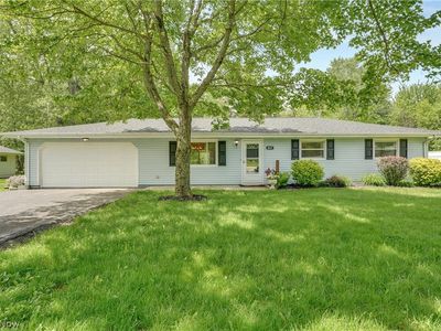 Property at 857 Eileen Dr, Macedonia, OH