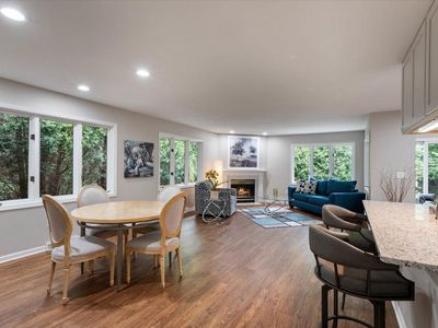 11010 North Mequon Square DRIVE