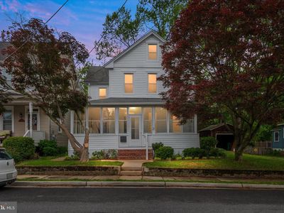 21 Woodlawn Ave