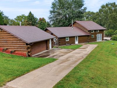 4647 Panorama Dr