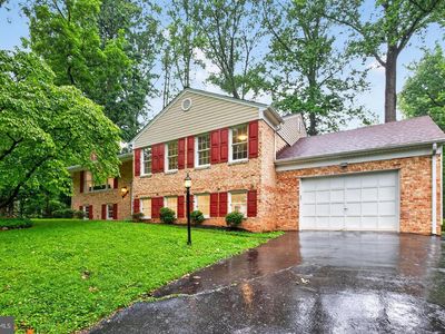 2270 Glenmore Ter