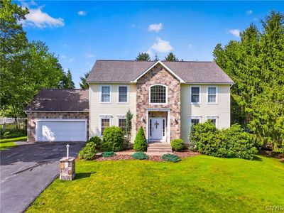 11 Eagle Ridge Dr