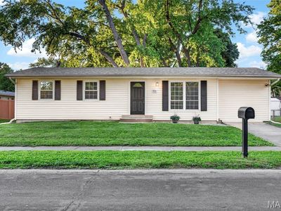 925 Dewayne Dr