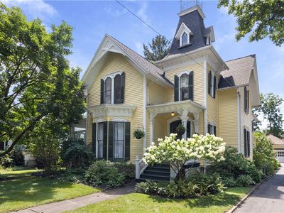 24 Monroe St