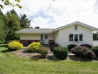 Property at 8 Fern Ave, Hamburg, NJ