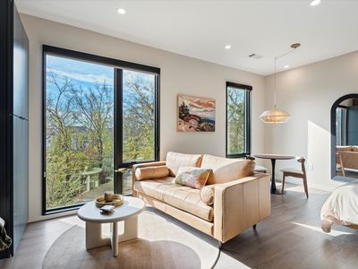 500 Merritt Ave #208