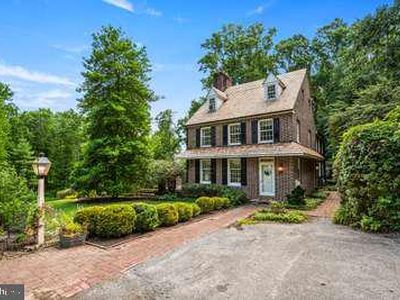 781 Fairview Rd