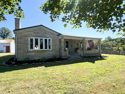 3052 E Mount Eden Rd