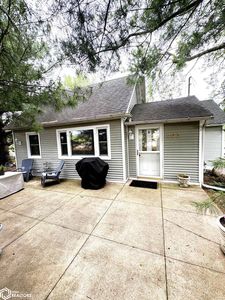 703 E Main St