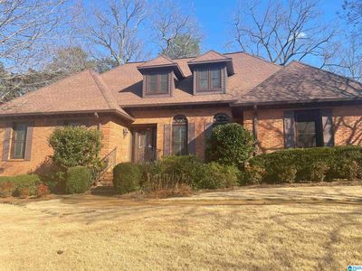 5327 Woodford Dr