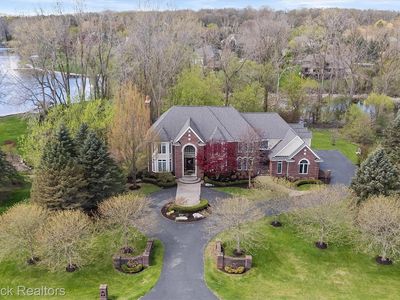 398 Shrewsbury Dr