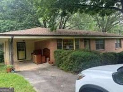 121 Dogwood Ln