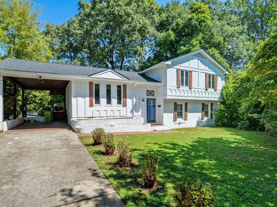1421 Lions Way