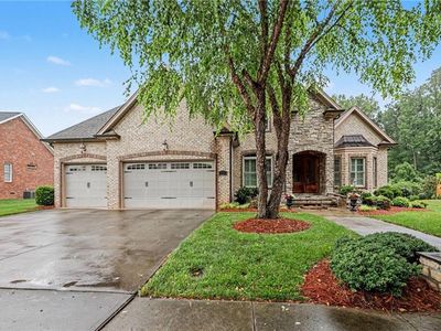 1070 Old Stone Ln