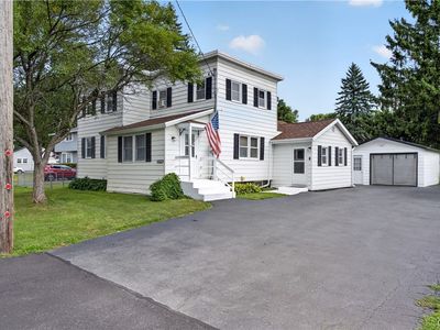 6368 Lakeshore Rd