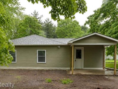 5649 Lapeer Rd