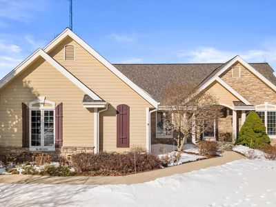 N54W16684 Ravenwood DRIVE