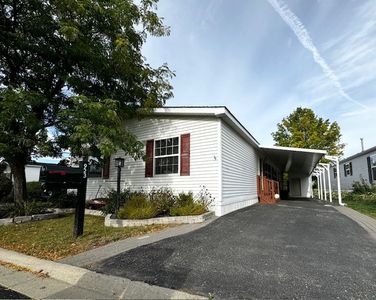 Property at 923 Crookedstick Ct, Crystal Lake, IL