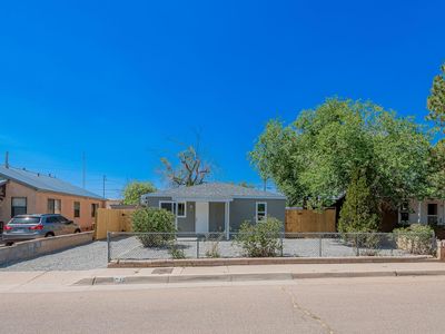 614 San Lorenzo Ave NW