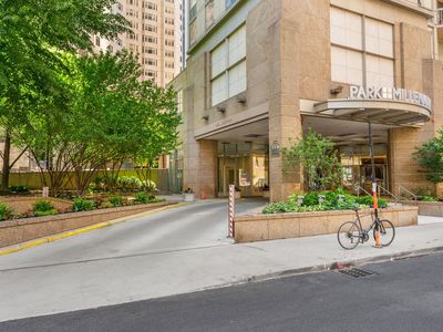 222 N Columbus Dr APT 2207