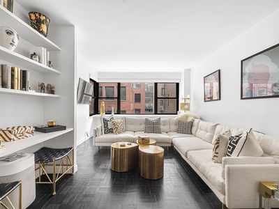 166 E 61st St APT 3B