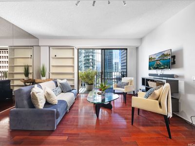 225 Queen St APT 12G