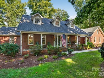 310 Travis Ln